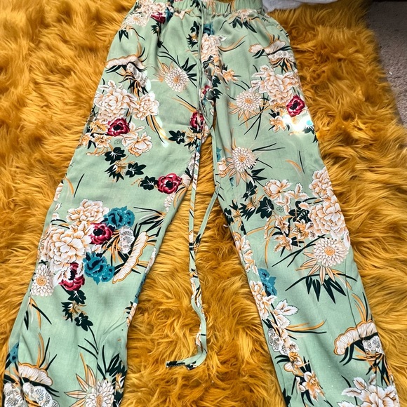 Floral Pant/Jogger - Picture 3 of 3